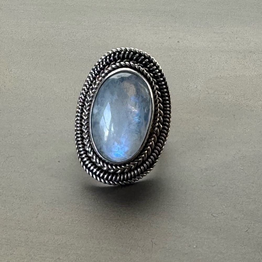 Large Moonstone Shield Ring - Picture 4 of 13